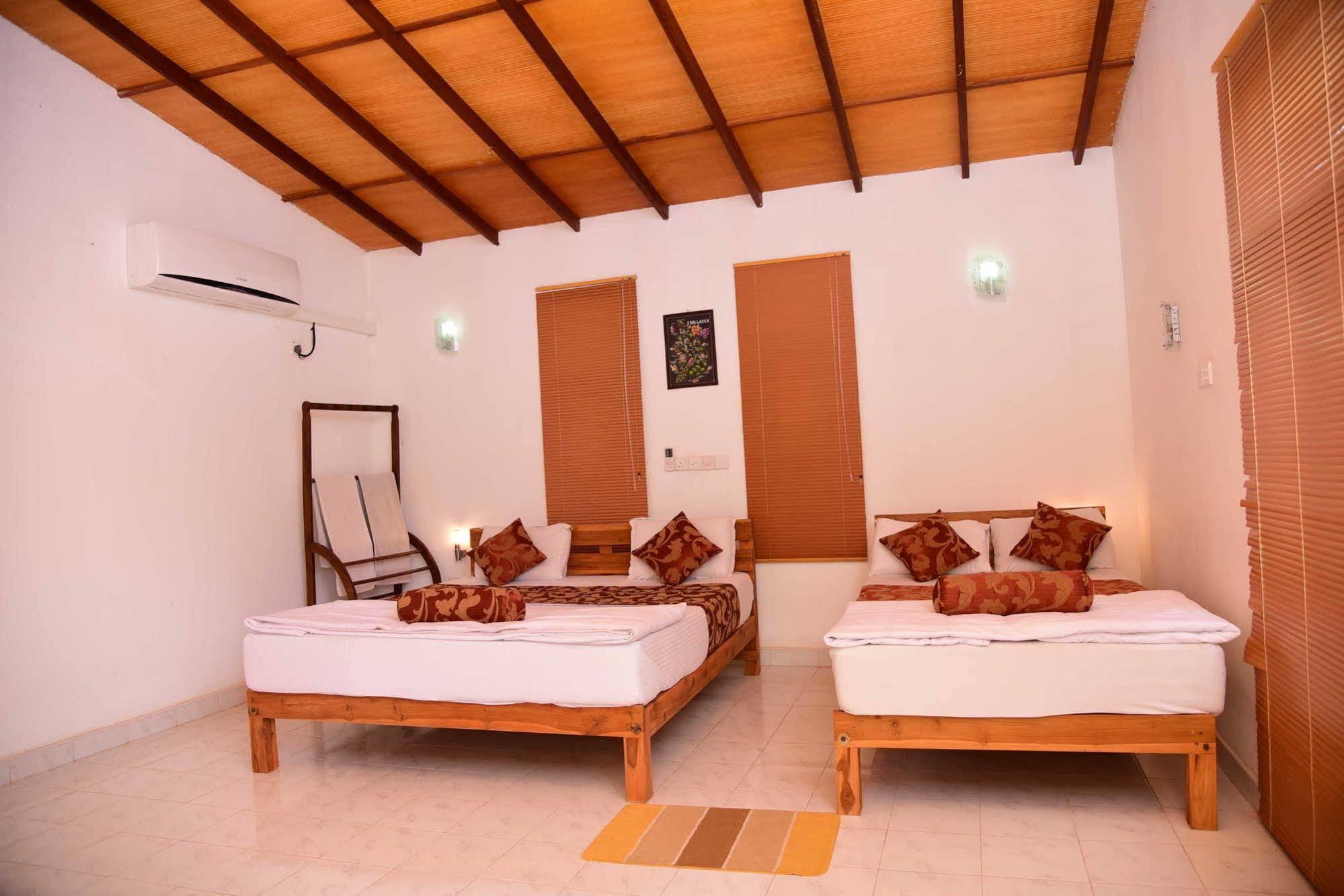 Indika Lake Resort Nuwarawewa East Zewnętrze zdjęcie